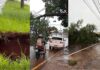 Chuva abre cratera e causa queda de árvores em Campo Grande